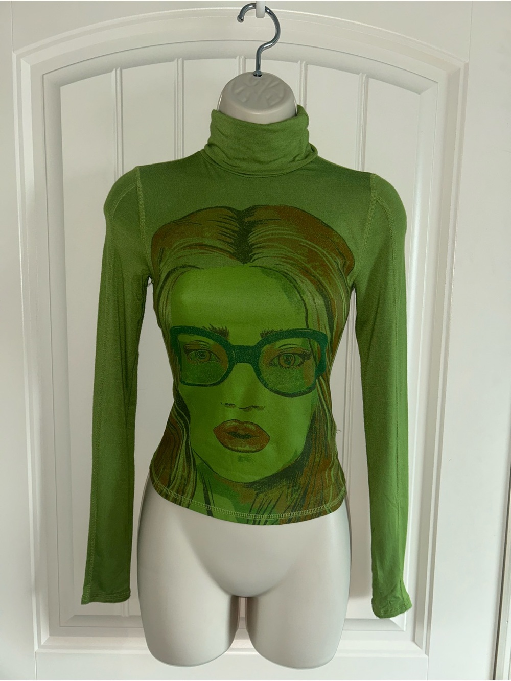 NEW Urban Outfitters Olive Green Graphic Turtleneck Long Sleeve Sz XS